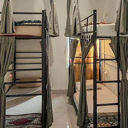 Oke Baik Hostel Yogyakarta Exterior foto