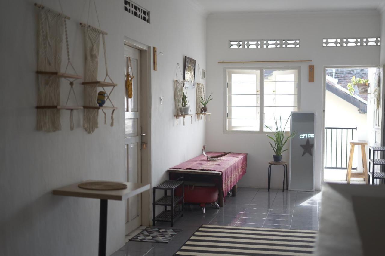 Oke Baik Hostel Yogyakarta Exterior foto