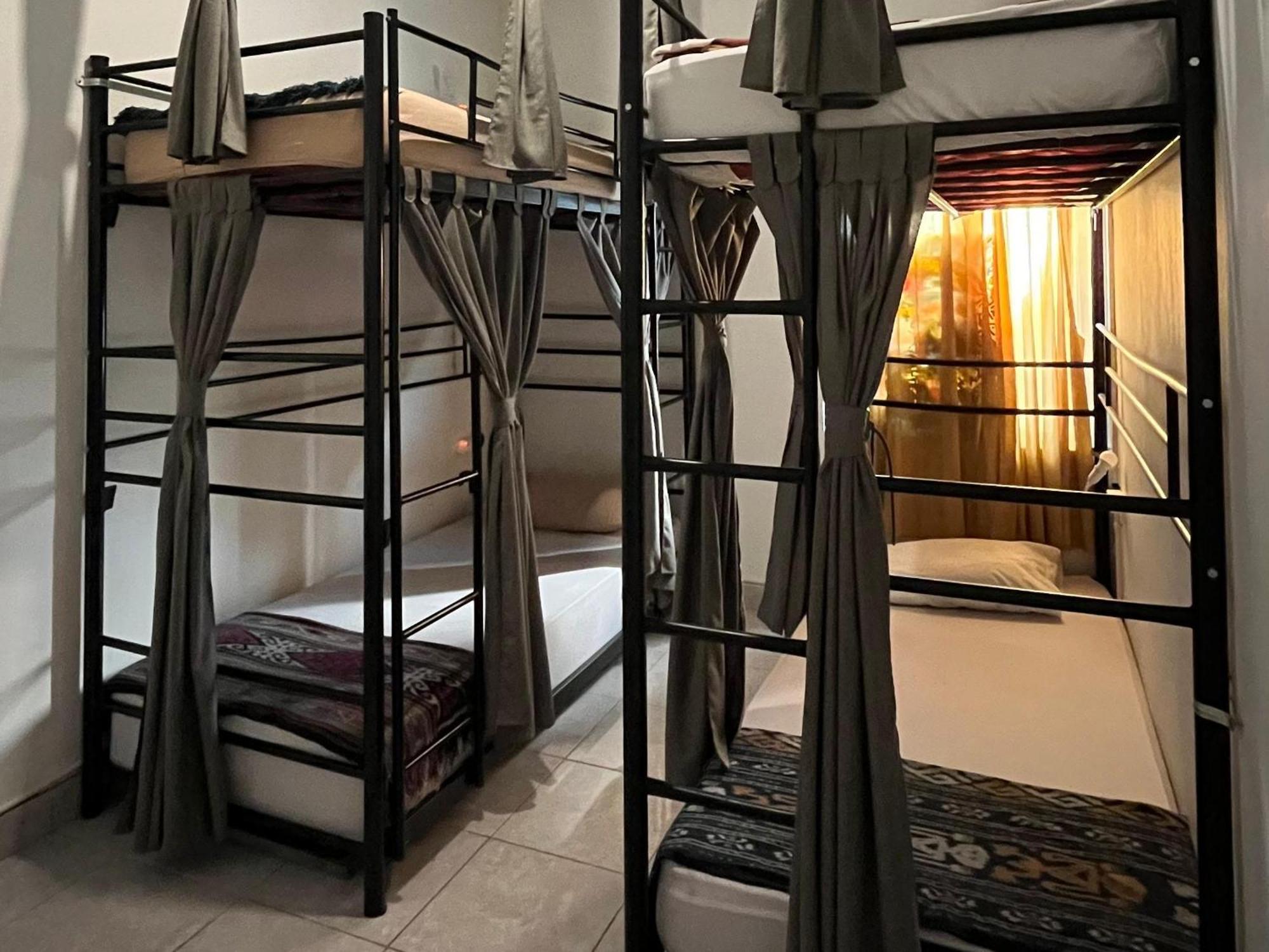 Oke Baik Hostel Yogyakarta Exterior foto