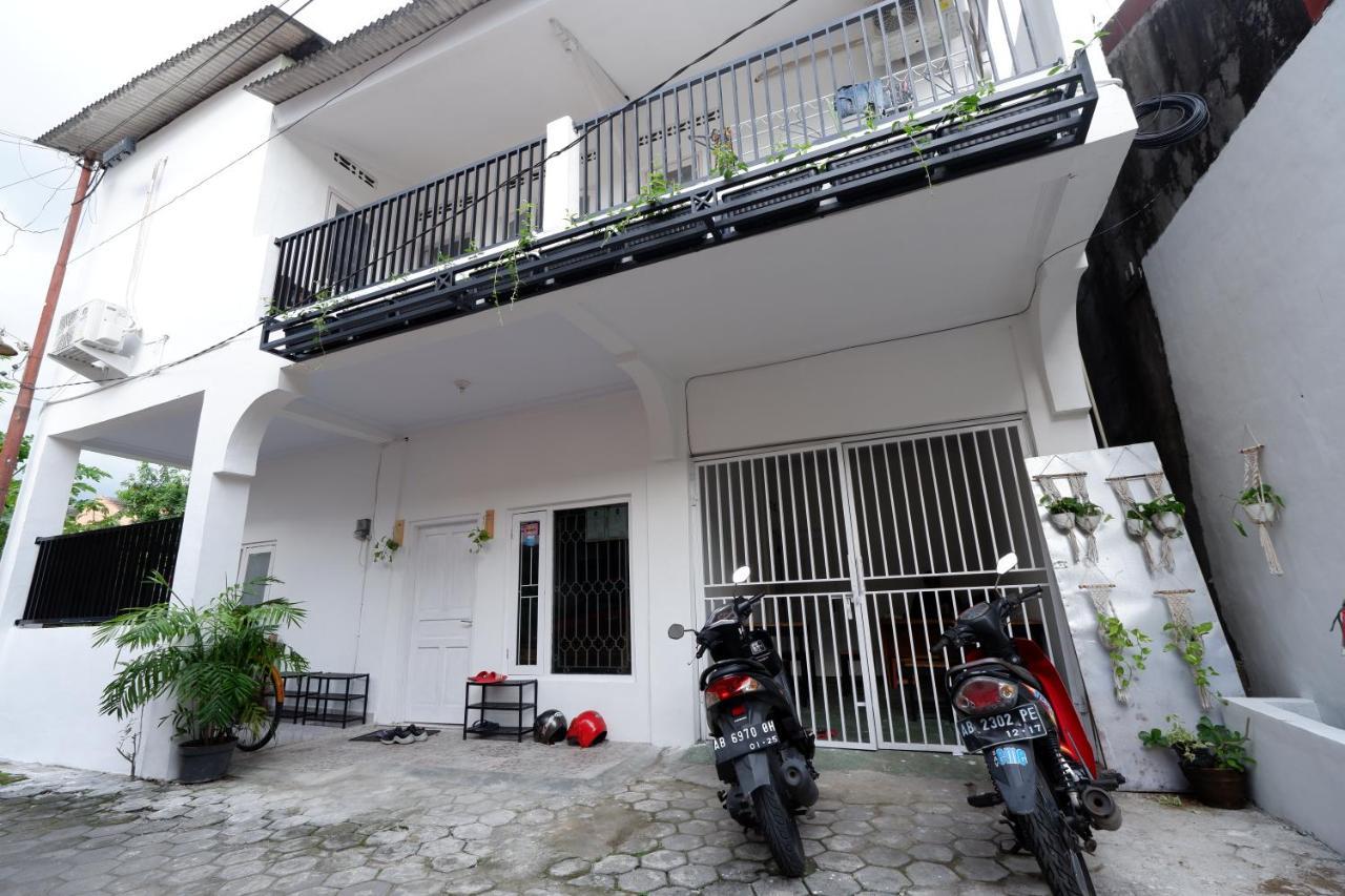 Oke Baik Hostel Yogyakarta Exterior foto